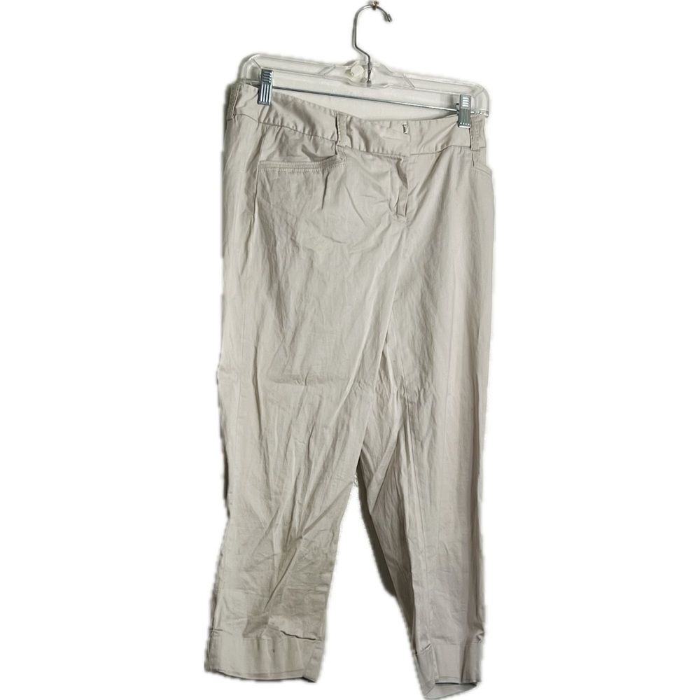 WHBM women’s size 4,‎ slim Capri pants with pockets